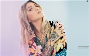 Julia Michaels Gorgeous American Singer And Songwriter Looks Lovely In Floral Attire!